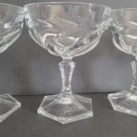 Set Of 4 Vintage Cristal D'arques Coupe Cocktail Glasses Swirl Design - Picture 3 of 8